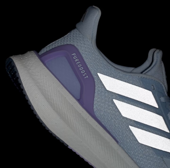 Outlet Бігові кросівки Adidas Pureboost 5 JQ6910_image_11