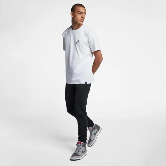 Outlet Футболка чоловіча Air Jordan M J Jumpman Air Embrd Tee AH5296-100