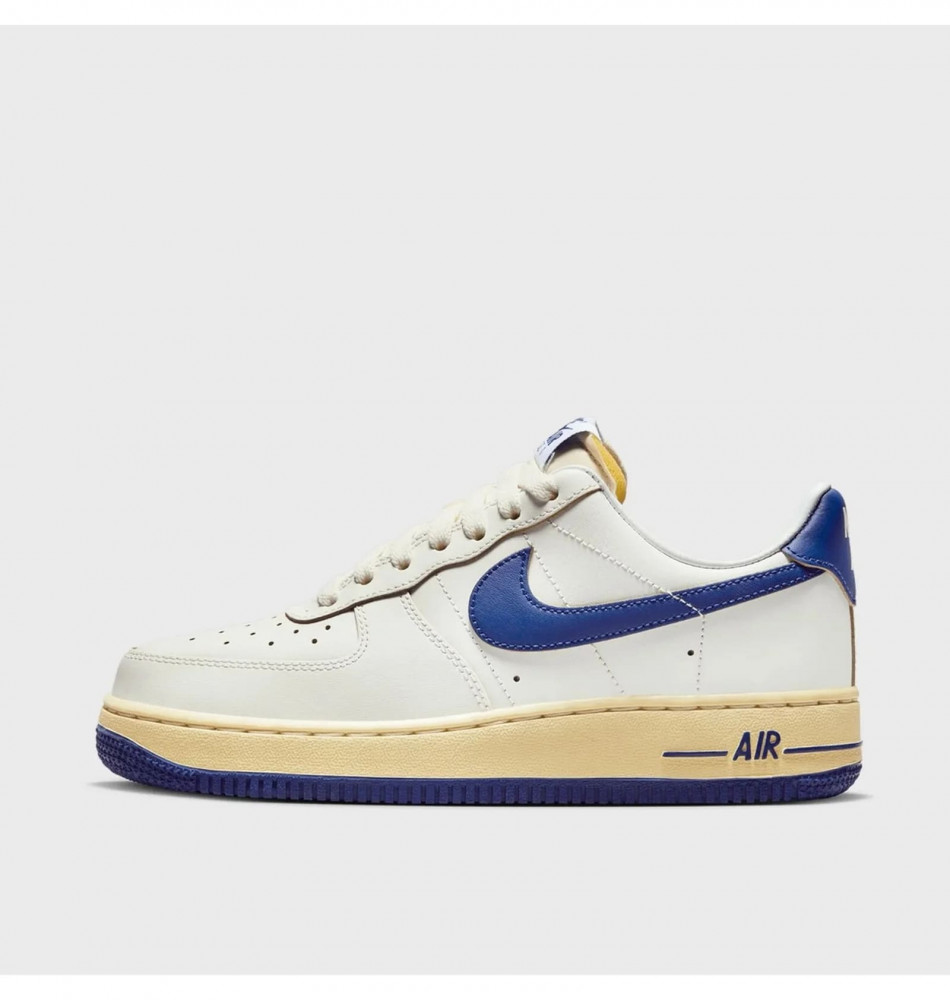 Outlet Кросівки жіночі Nike Air Force 1 07 FQ8103-133