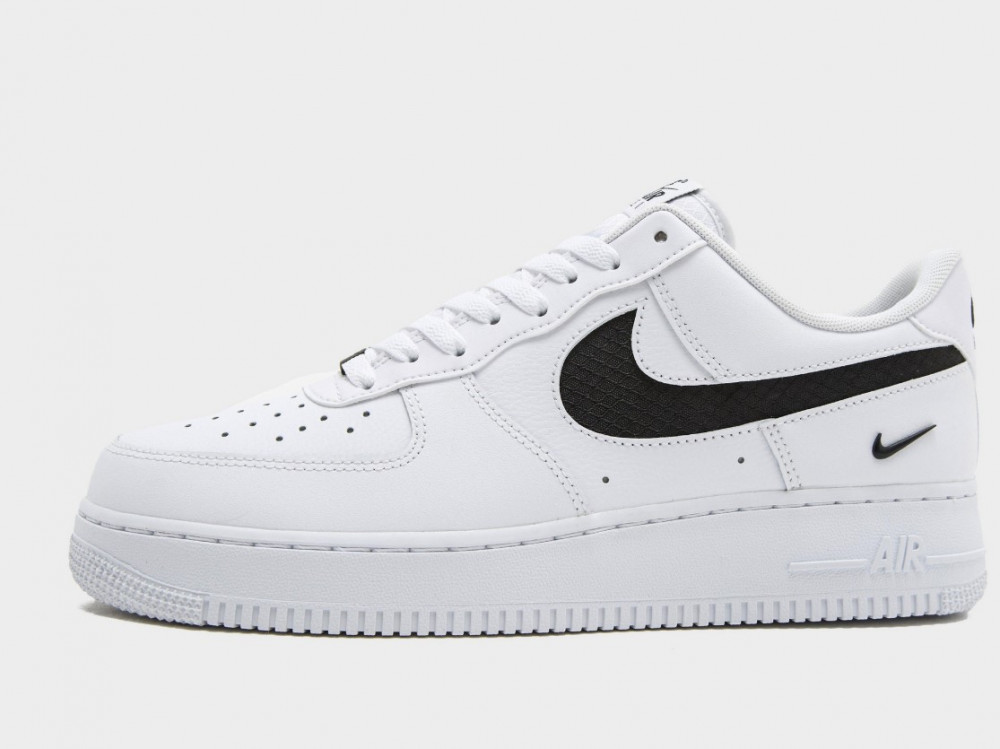 Outlet Кросівки чоловічі Nike Air Force 1 07 Lv8 IH4452-100
