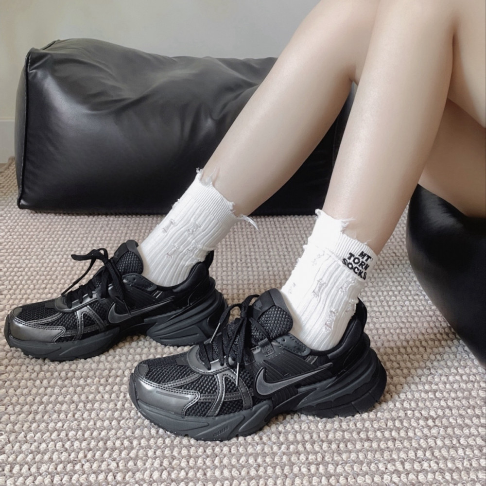 Outlet Жіночі кросівки Nike W V2K Run FD0736-001_image_5