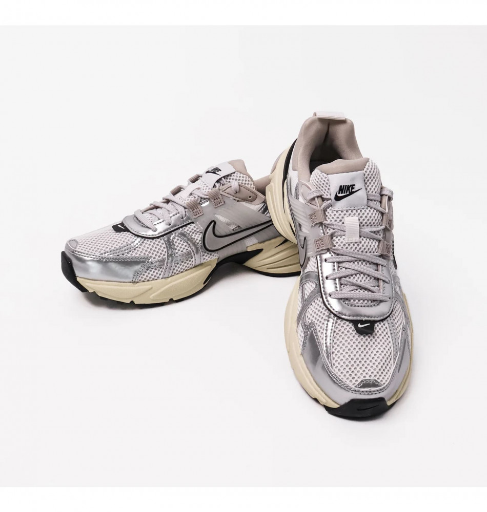 Outlet Чоловічі кросівки Nike V2K Run FD0736-001 FD0736-100_image_5