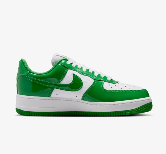 Outlet Кросівки жіночі Nike Air Force 1 07 FJ4801-300