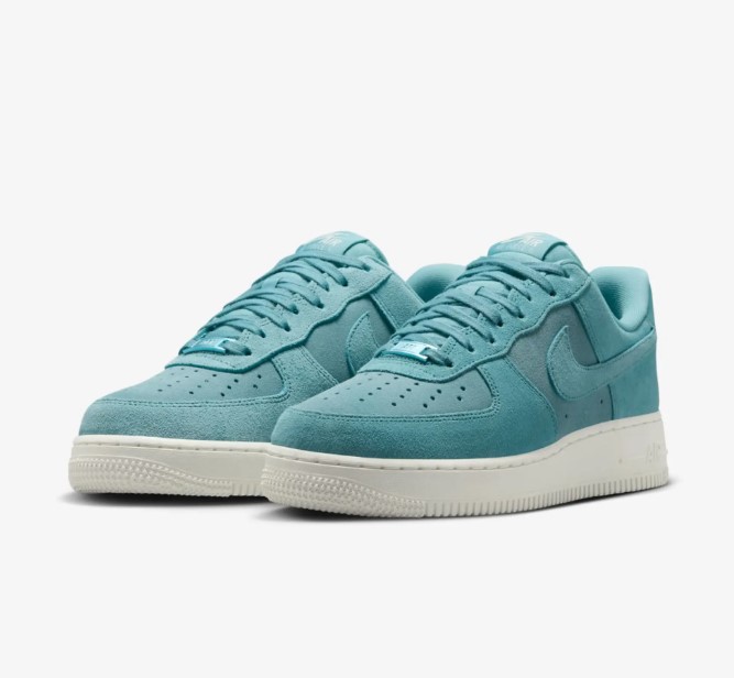 Outlet Женские кроссовки Nike W Air Force 1 07 HJ5336-400_image_4