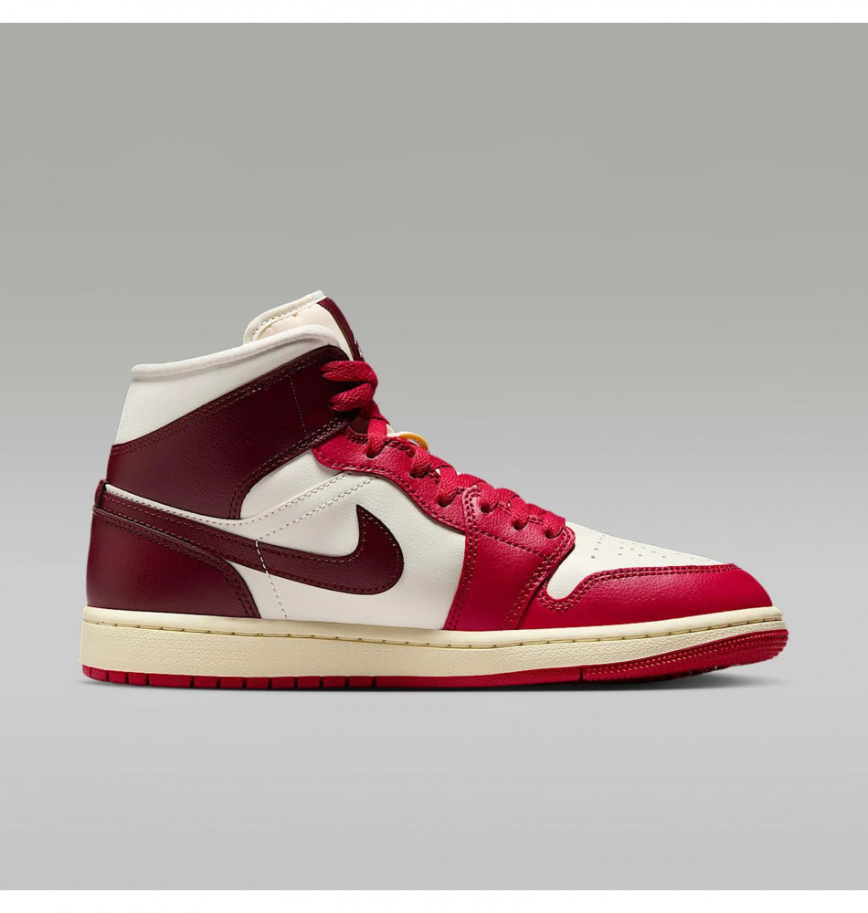 Outlet Жіночі кросівки Nike Air Jordan 1 Mid BQ6472-119