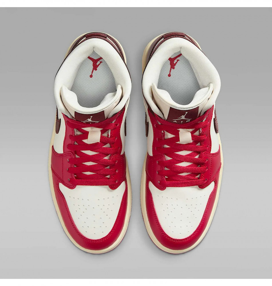 Outlet Жіночі кросівки Nike Air Jordan 1 Mid BQ6472-119