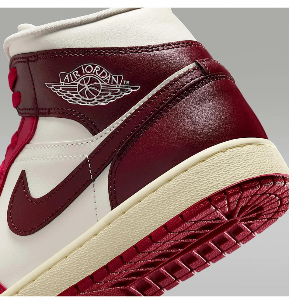 Outlet Жіночі кросівки Nike Air Jordan 1 Mid BQ6472-119_image_6
