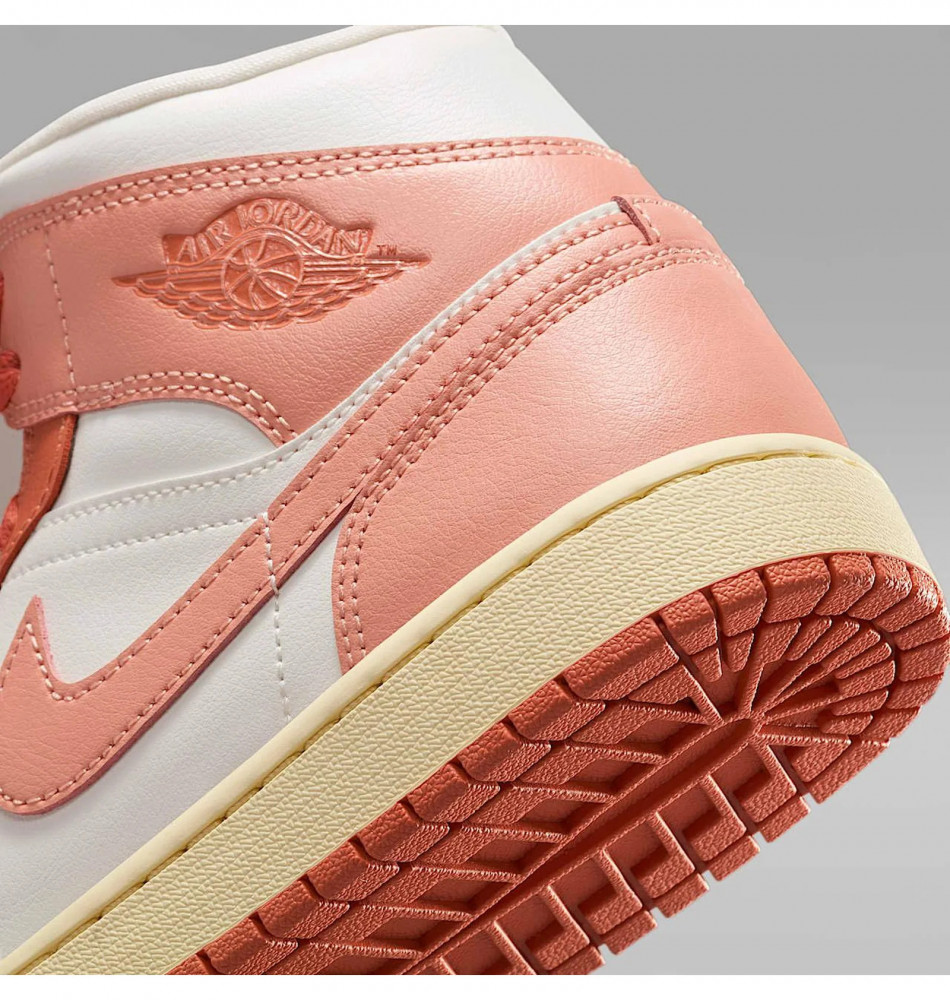 Outlet Жіночі кросівки Nike Air Jordan 1 Mid BQ6472-180_image_6