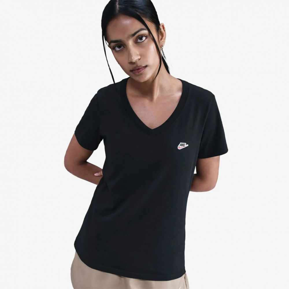 Outlet Жіноча футболка Nike Sportswear DZ4682-010