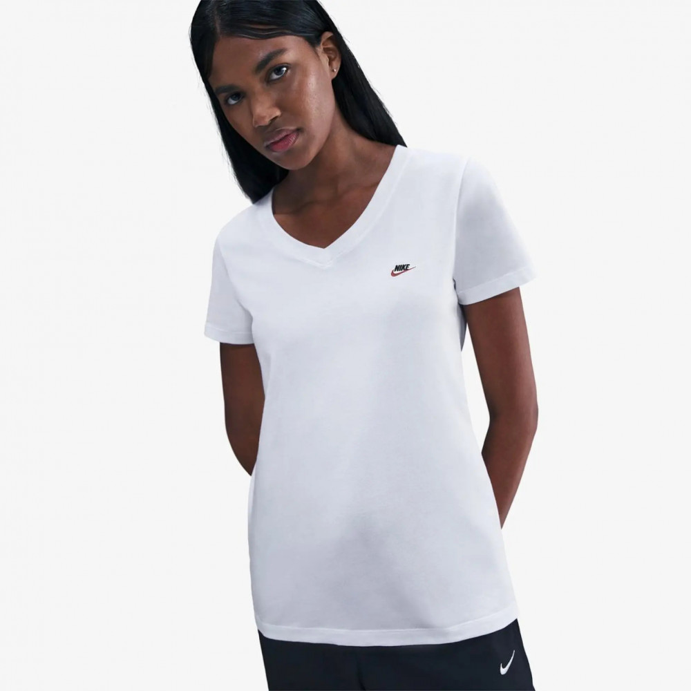 Outlet Жіноча футболка Nike Sportswear DZ4682-100