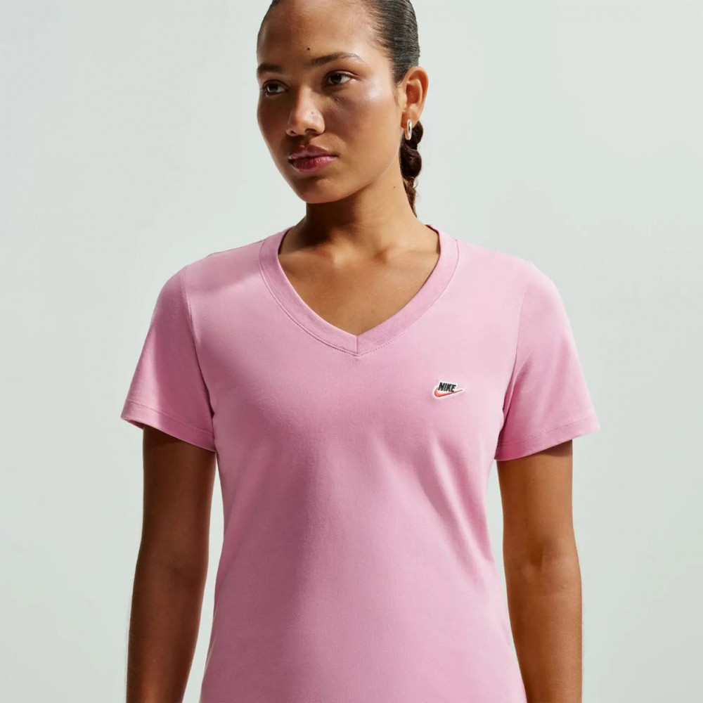 Outlet Жіноча футболка Nike Sportswear DZ4682-699