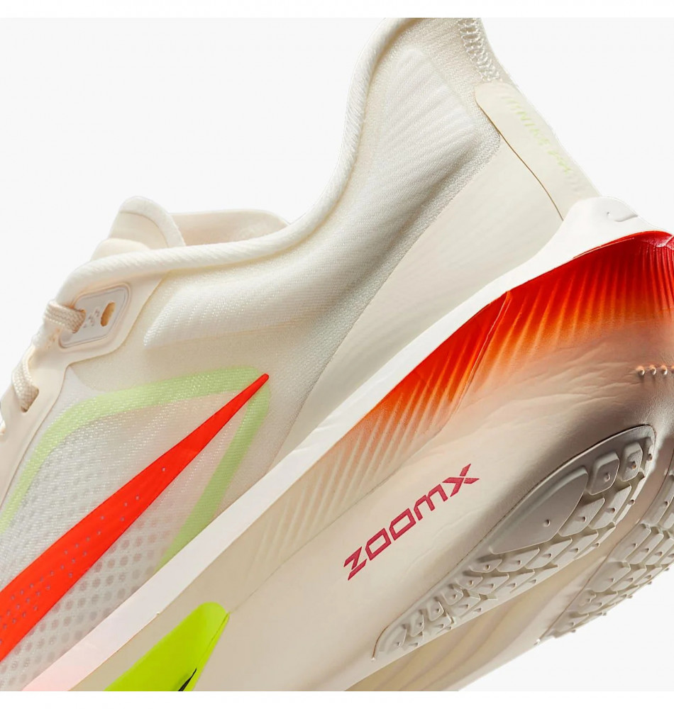 Outlet Кросівки жіночі Nike Zoom Fly 6 FN8455-105_image_8