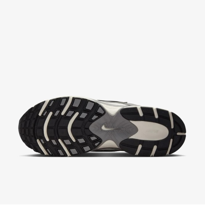 Outlet Чоловічі кросівки Nike V5 Rnr HJ5228-009_image_4