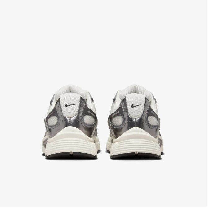 Outlet Чоловічі кросівки Nike V5 Rnr HJ5228-009_image_6