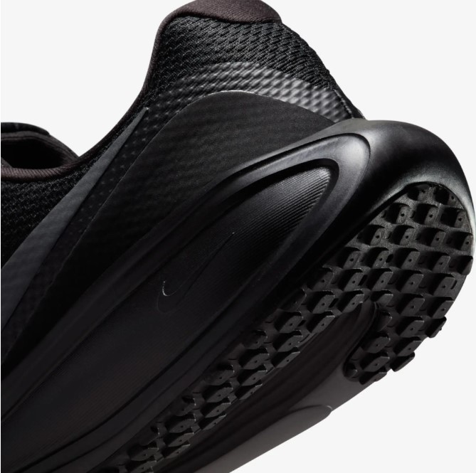 Outlet Чоловічі кросівки Nike Revolution 8 HJ9198-002_image_5