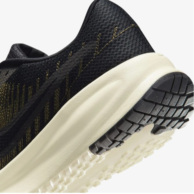 Outlet Чоловічі кросівки Nike Run Defy HM9594-010_image_5