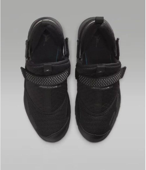 Outlet Кросівки жіночі Wmns Jordan Trunner Lx Triple HQ2164-001