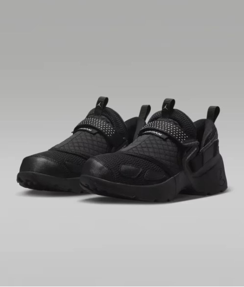 Outlet Кросівки жіночі Wmns Jordan Trunner Lx Triple HQ2164-001_image_6