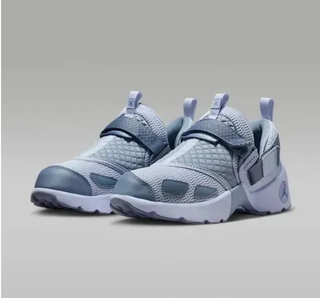 Outlet Кросівки жіночі Wmns Jordan Trunner Lx Triple HQ2164-010_image_5