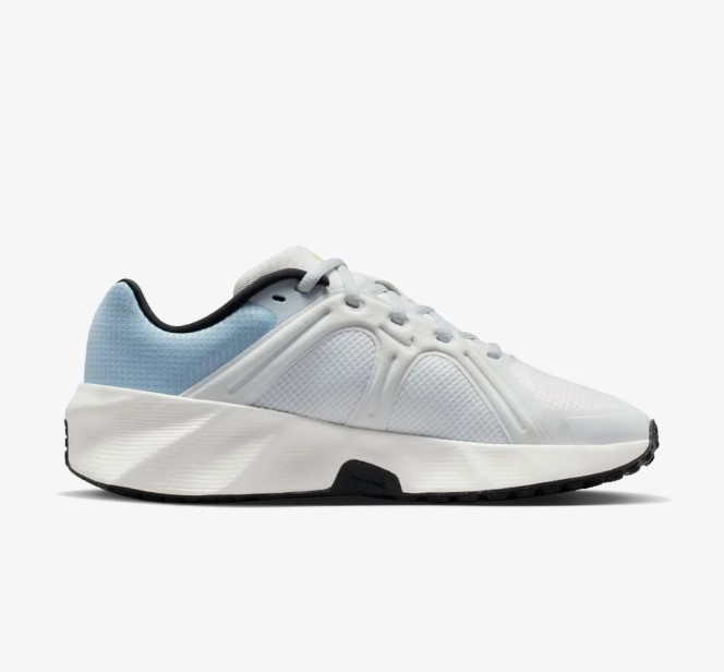 Outlet Жіночі кросівки Nike W Metro Tek HQ2312-102