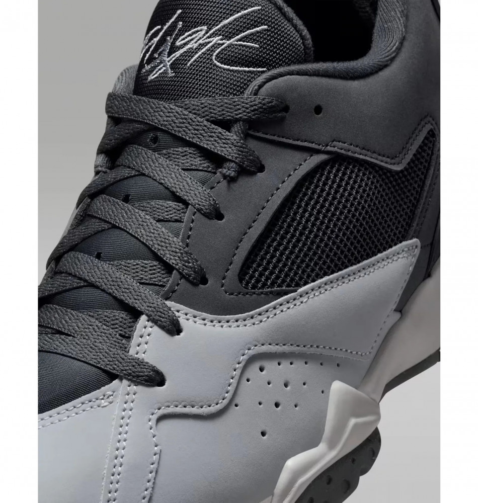 Outlet Кросівки чоловічі Air Jordan 7 Rm HQ3950-001_image_7