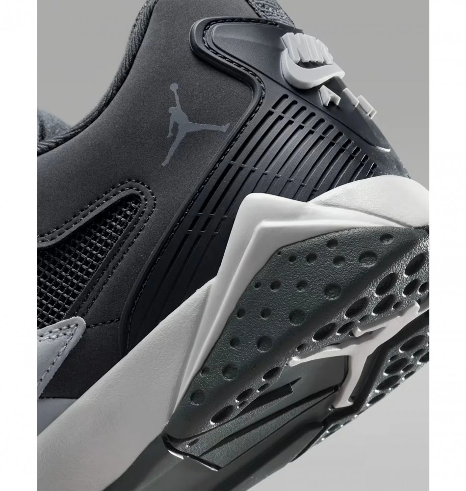 Outlet Кросівки чоловічі Air Jordan 7 Rm HQ3950-001_image_6