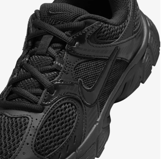 Outlet Дитячі кросівки Nike V5 Rnr HQ6411-002_image_4
