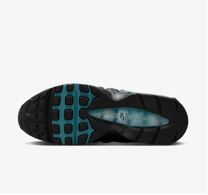Outlet Чоловічі кросівки Nike Air Max 95 Big Bubble IB1667-004_image_8