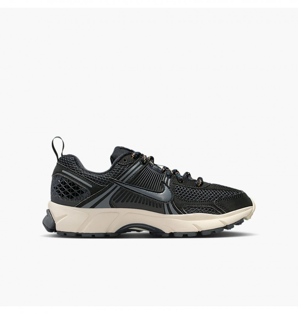 Outlet Кросівки Nike Vomero 5 IB5853-001