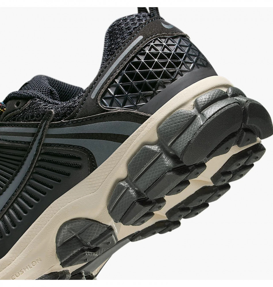 Outlet Кроссовки Nike Vomero 5 IB5853-001_image_7