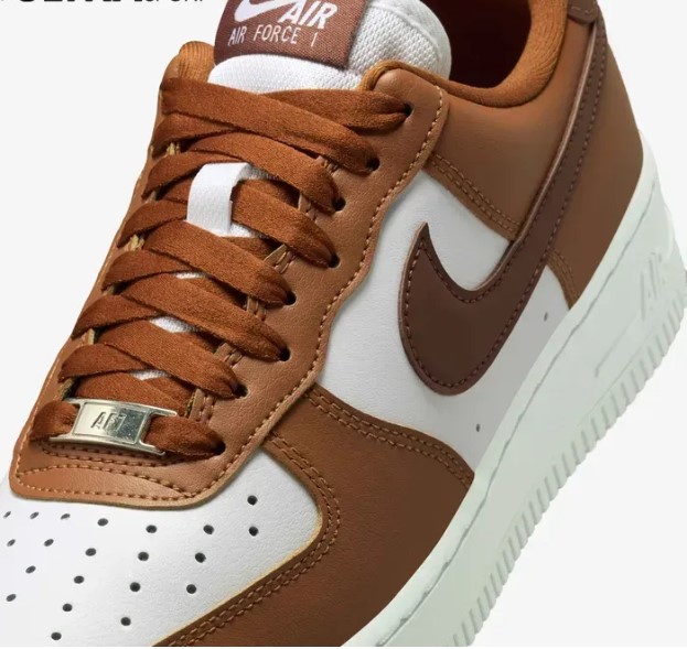 Outlet Кросівки жіночі Nike Air Force 1 07 IM6364-200_image_7