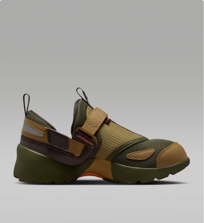 Outlet Жіночі кросівки Jordan Trunner LX IO4190-300