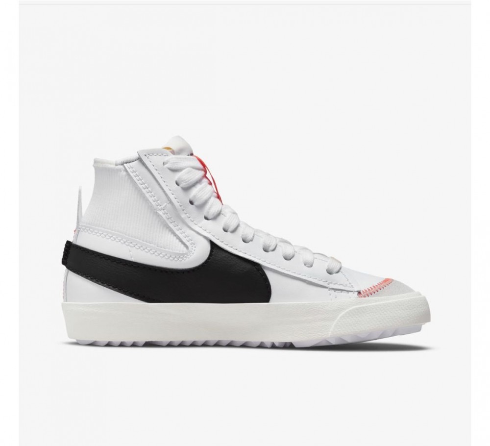 Outlet Жіночі кросівки Nike W Blazer Mid DQ1471-100
