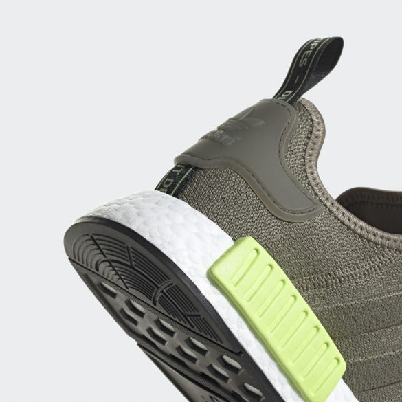 Outlet Чоловічі кросівки Adidas NMD_R1 BD7750_image_7