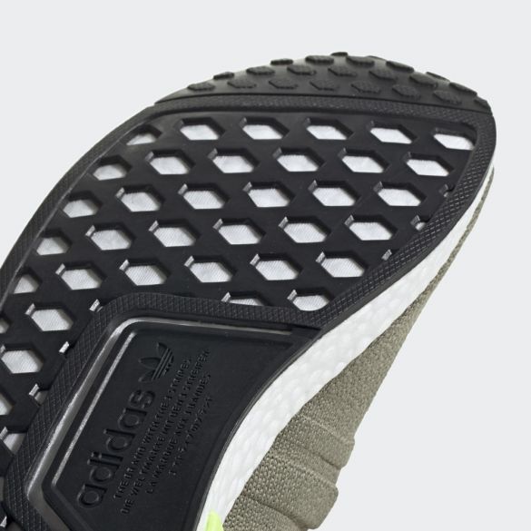 Outlet Чоловічі кросівки Adidas NMD_R1 BD7750_image_4