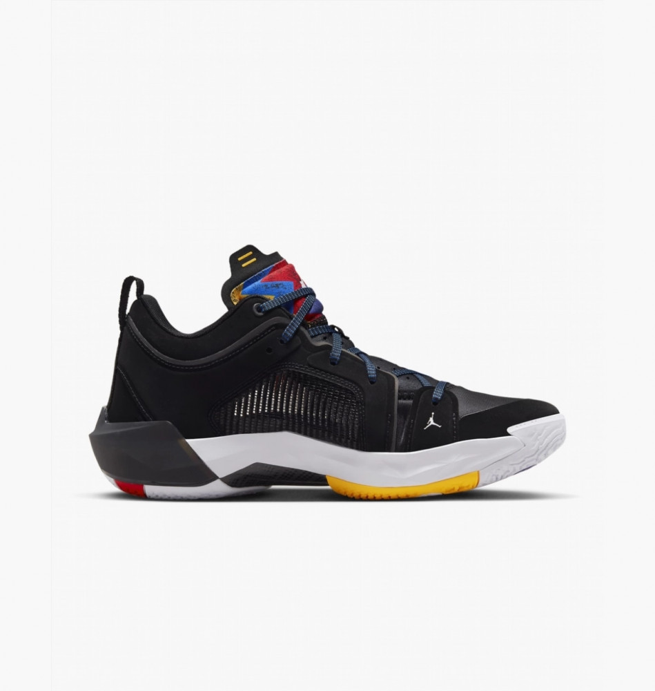 Outlet Кросівки унісекс Air Jordan Air Xxxvii Low DQ4122-061