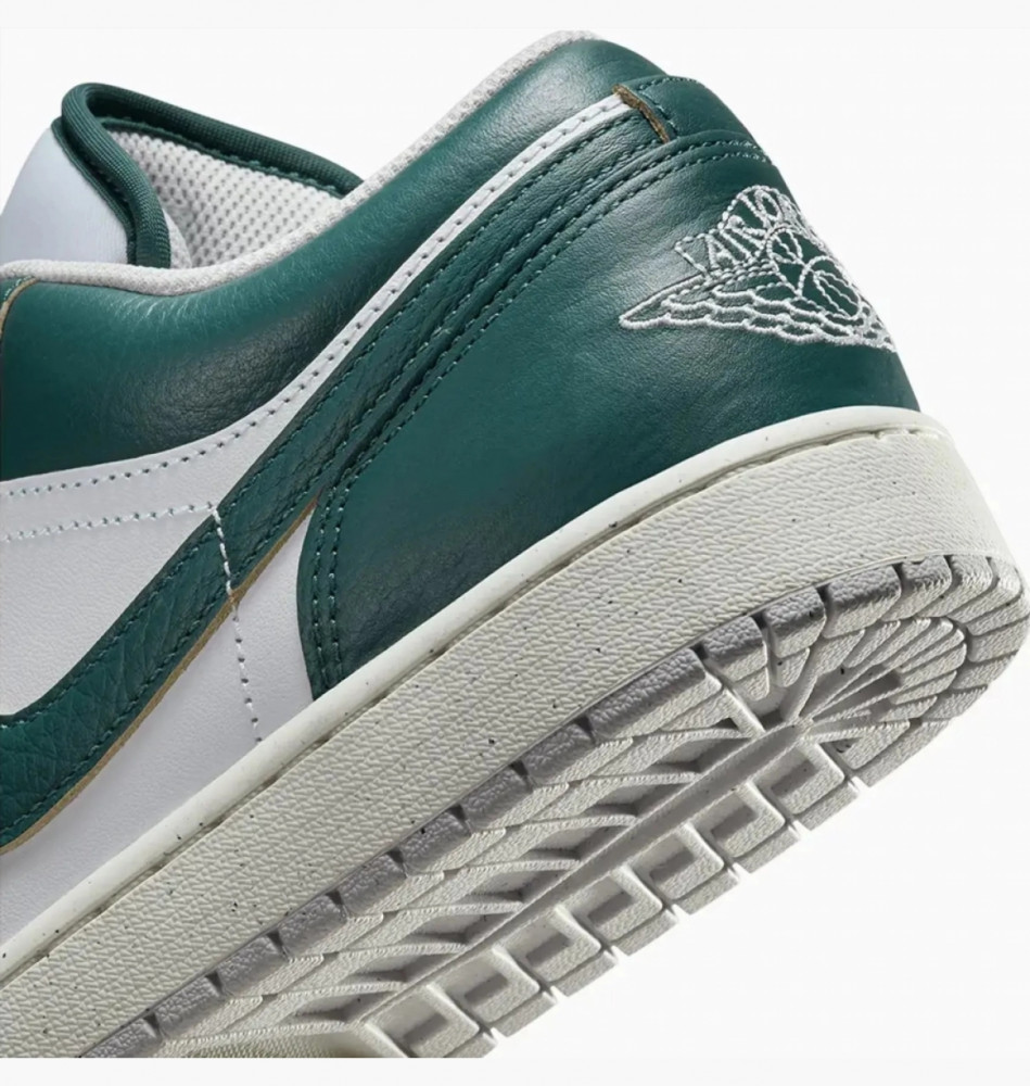 Outlet Кросівки чоловічі Air Jordan 1 Low Se FQ7687-300_image_6