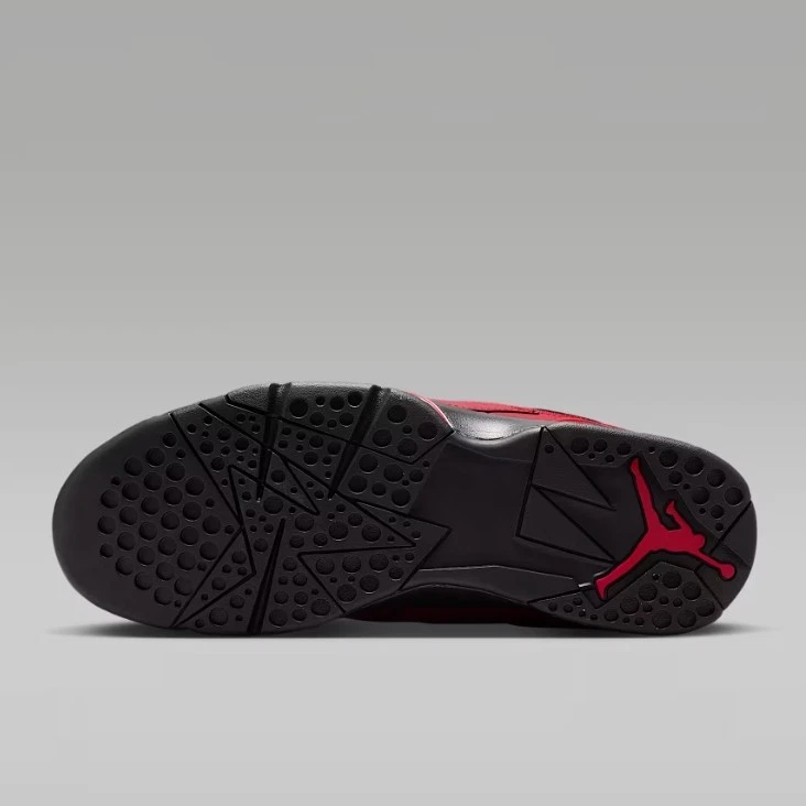 Outlet Чоловічі кросівки Nike Air Jordan MVP 92 HQ3950-600_image_4