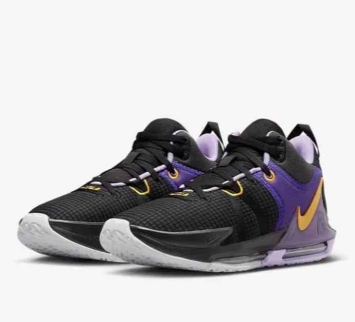 Outlet Кросівки Nike LeBron Witness 7 DM1123-002_image_3