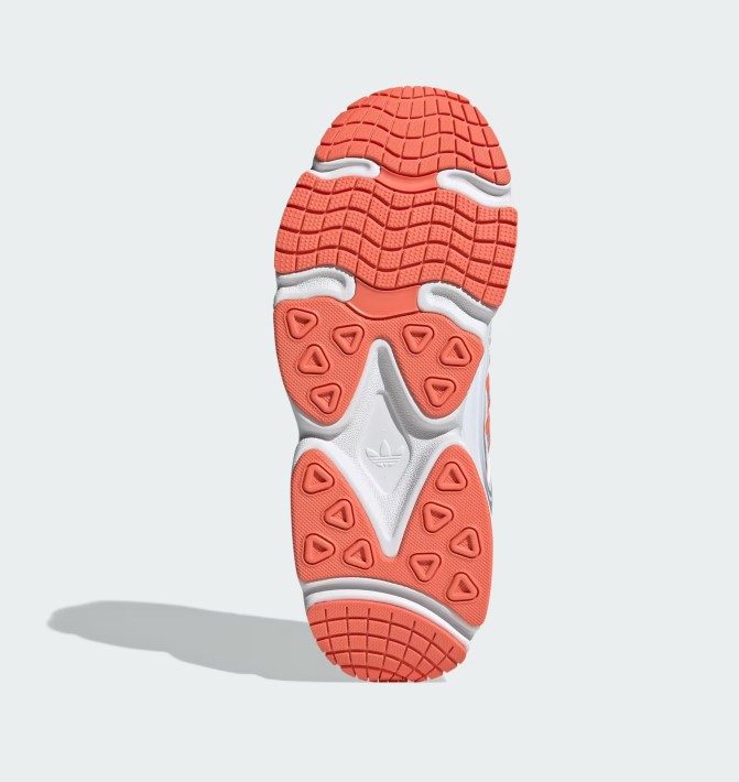 Outlet Женские кроссовки Adidas Ozmillen JH5642_image_7