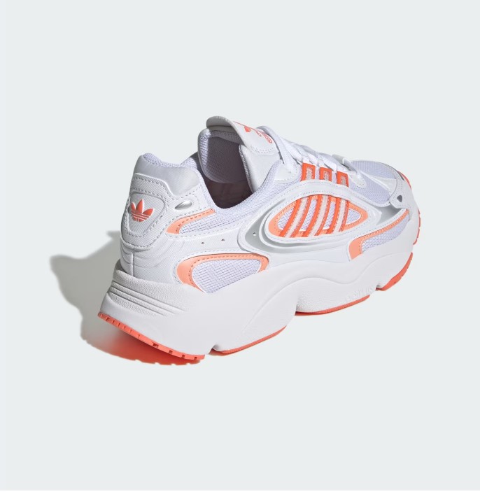 Outlet Женские кроссовки Adidas Ozmillen JH5642_image_3