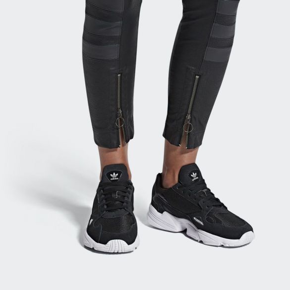 Outlet Женские кроссовки Adidas Falcon B28129_image_7