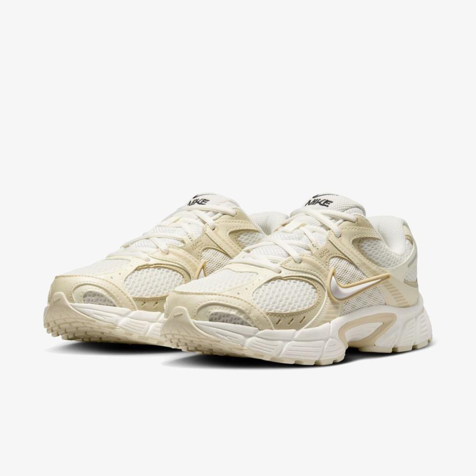 Outlet Жіночі кросівки NIKE W V5 RNR SE IO0464-101_image_5