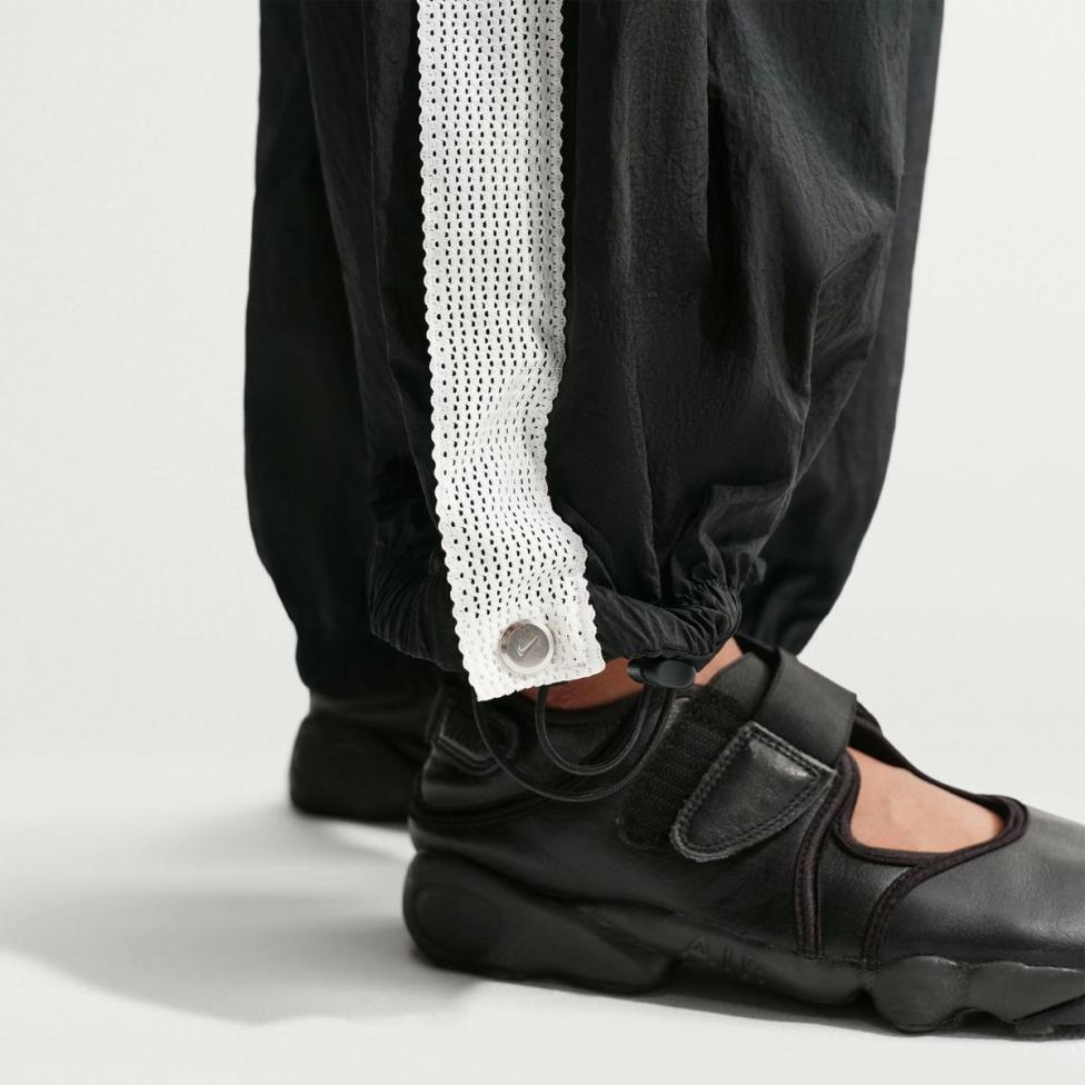 Outlet Жіночі брюки NIKE W NK BALLOON TRACK PANT IM8167-010_image_4