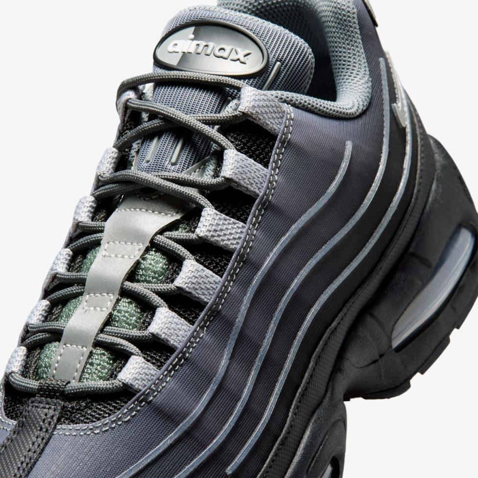 Outlet Мужские кроссовки NIKE AIR MAX 95 BB TECH IH7853-001_image_7