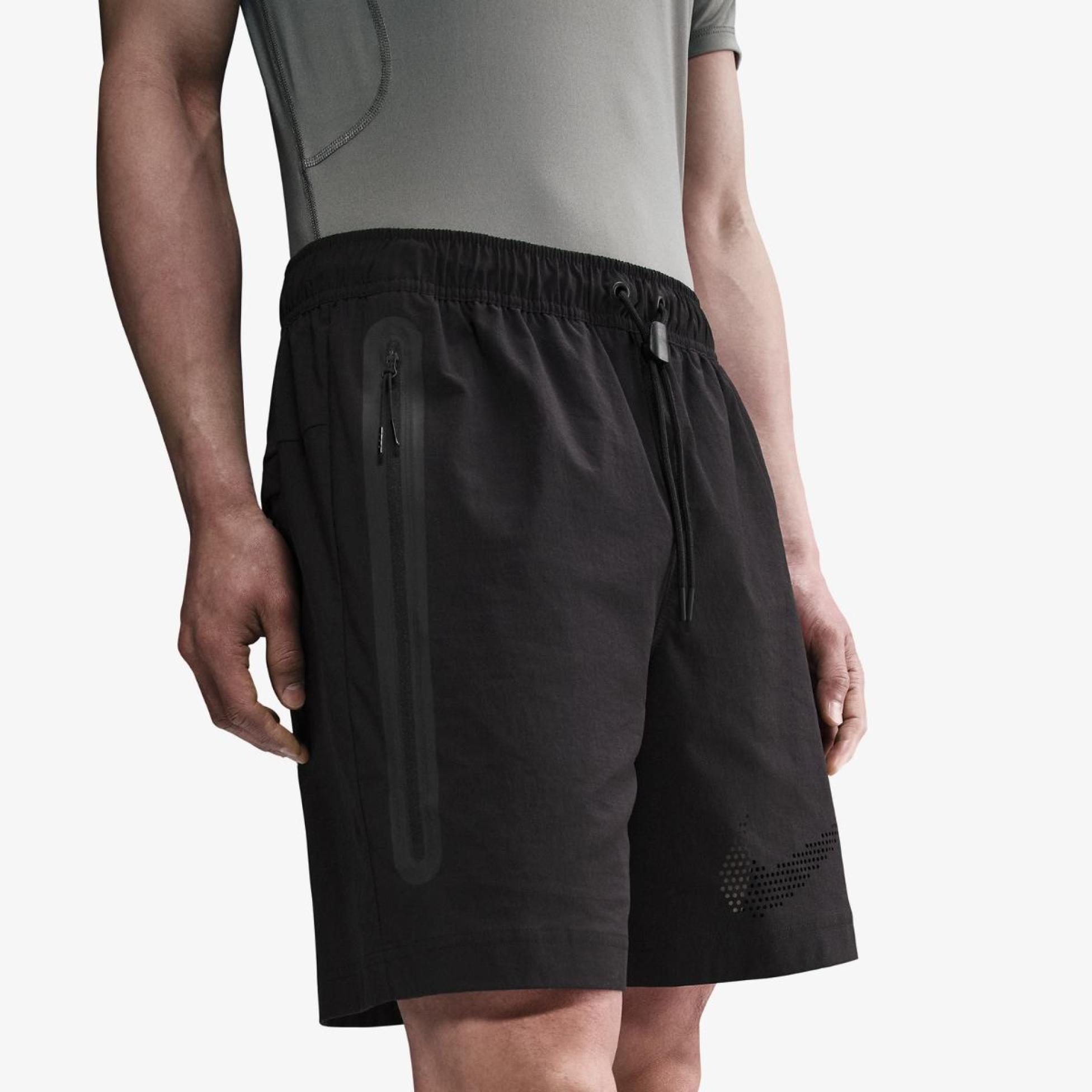 Outlet Чоловічі шорти NIKE M NK TECH GX WOVEN SHORT HJ0679-010