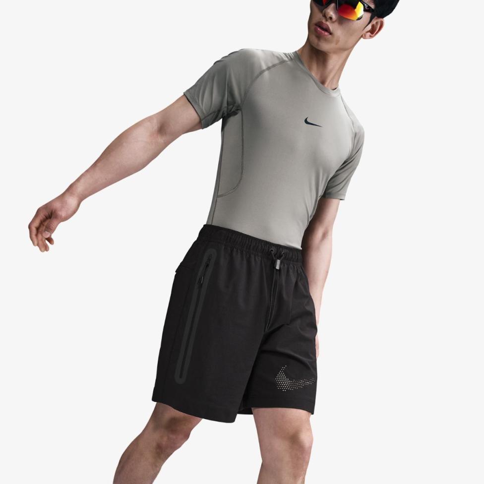 Outlet Чоловічі шорти NIKE M NK TECH GX WOVEN SHORT HJ0679-010_image_5