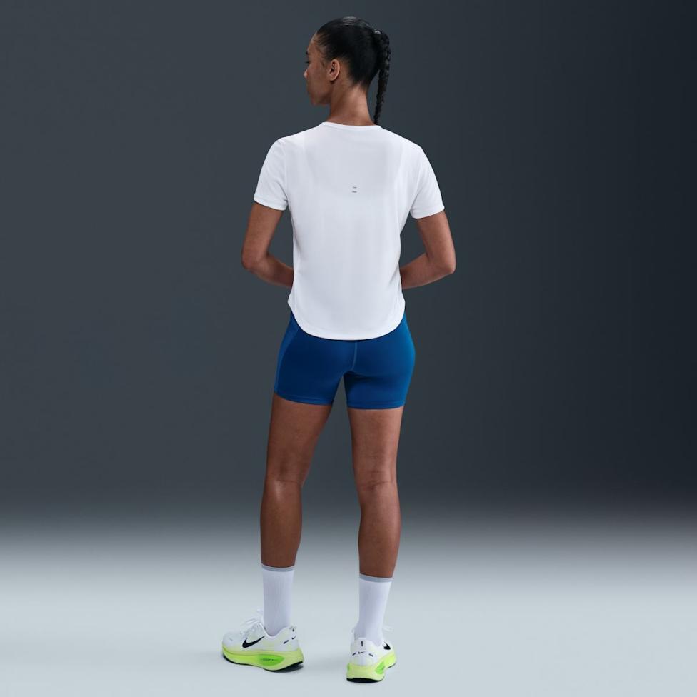 Outlet Жіноча футболка NIKE W NK TEMPO SWSH HBR DF SS TOP HV2772-100_image_4