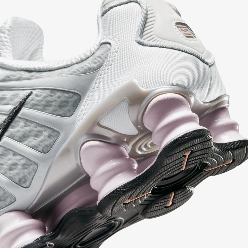 Outlet Женские кроссовки NIKE W SHOX TL IU7553-054_image_8