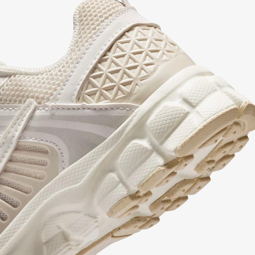 Outlet Дитячі кросівки NIKE VOMERO 5 LACE (PS) IR4587-016_image_8